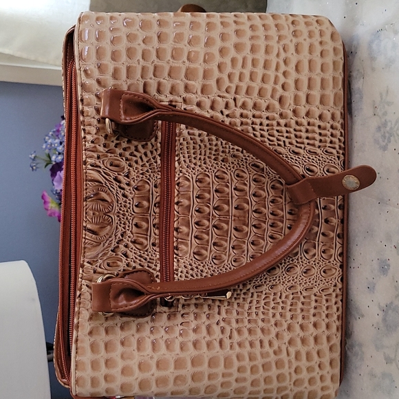 Pi Ju Jing Pin satchel/accessory bag - Picture 4 of 4